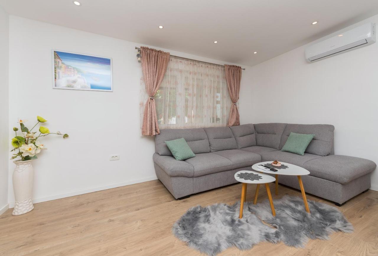 Apartment Strawberry Makarska Buitenkant foto