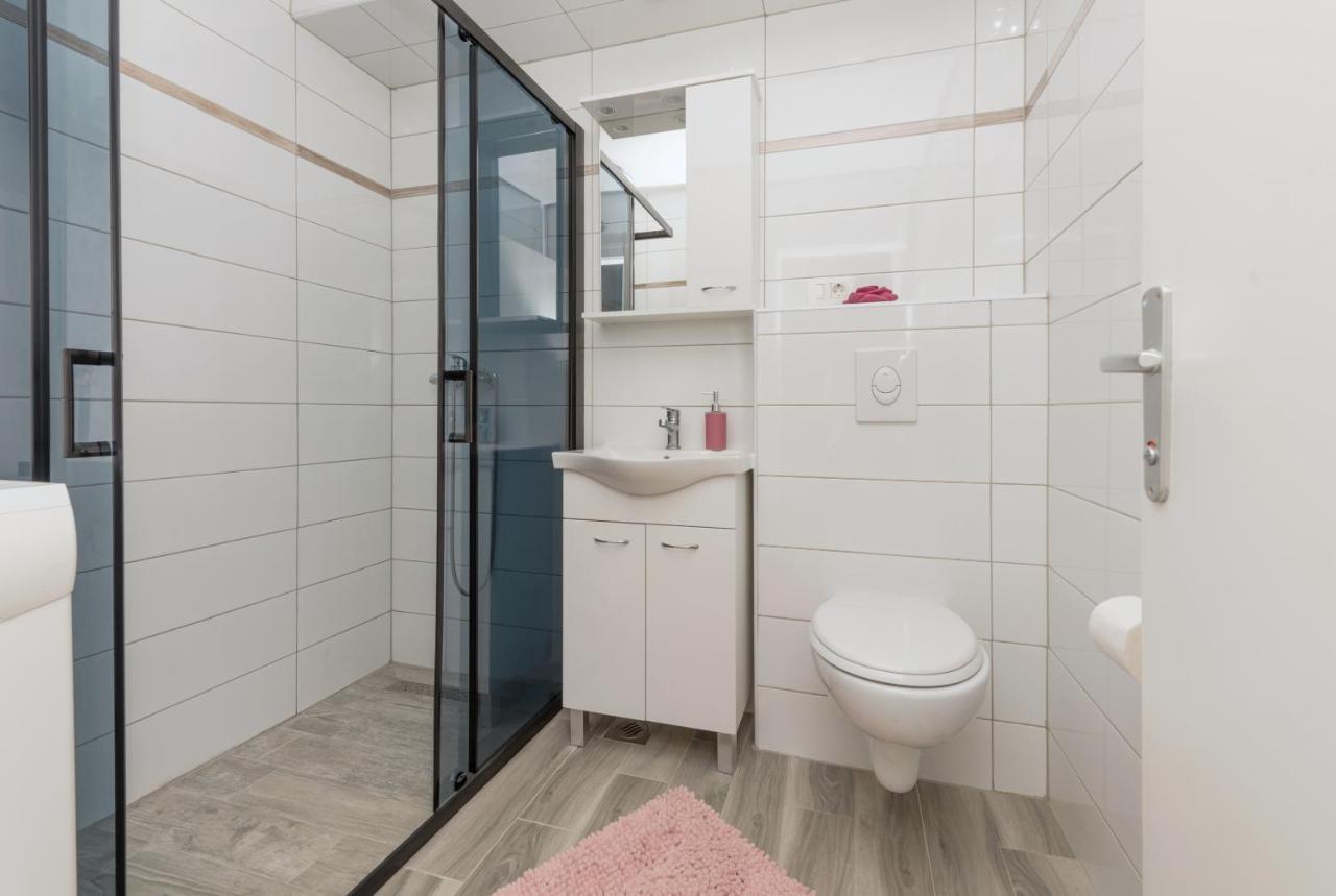 Apartment Strawberry Makarska Buitenkant foto