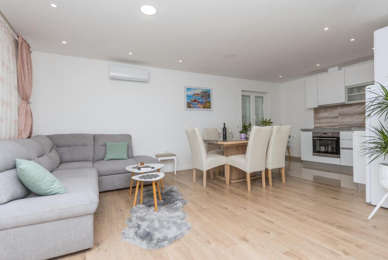 Apartment Strawberry Makarska Buitenkant foto