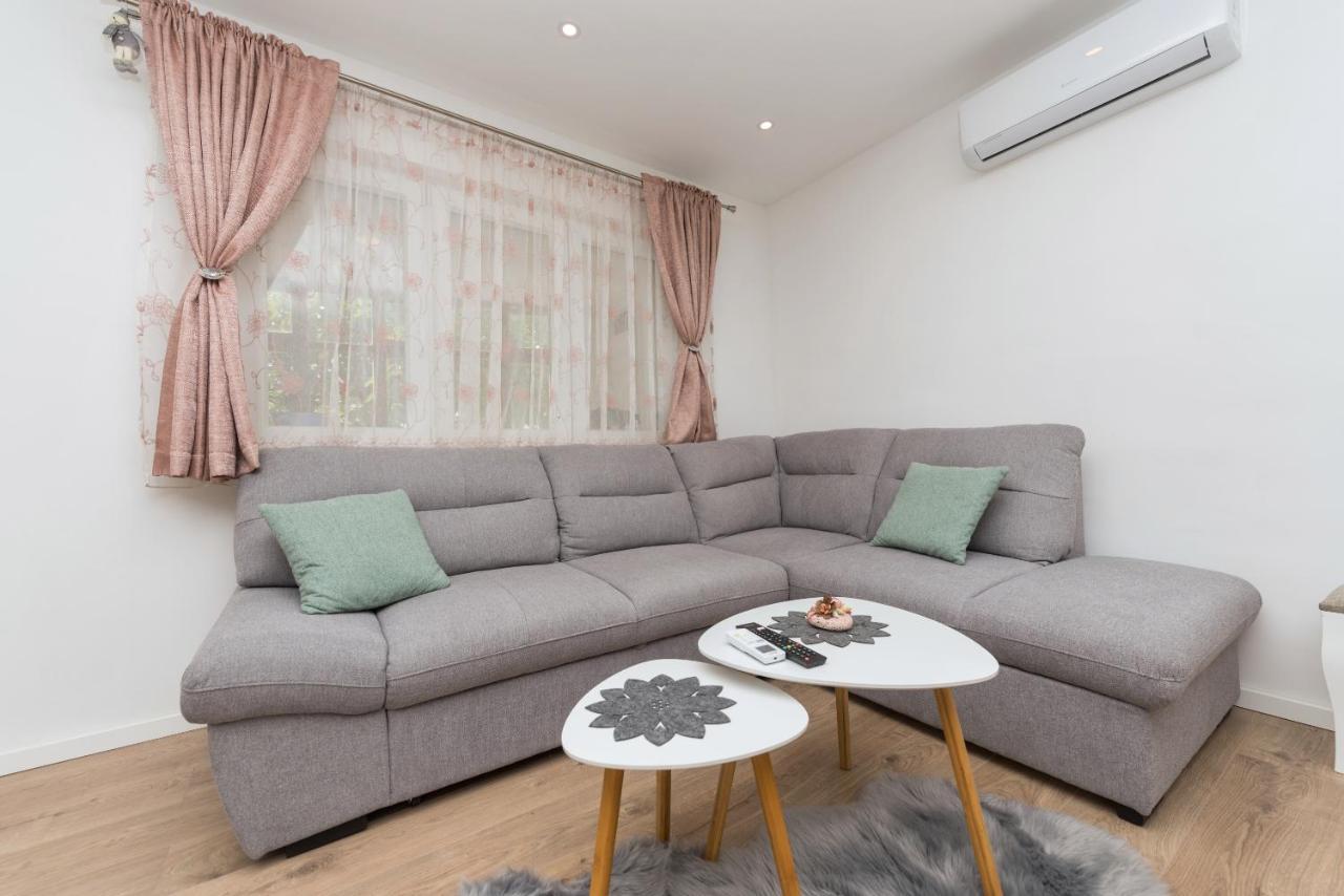 Apartment Strawberry Makarska Buitenkant foto