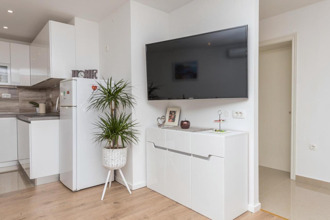 Apartment Strawberry Makarska Buitenkant foto